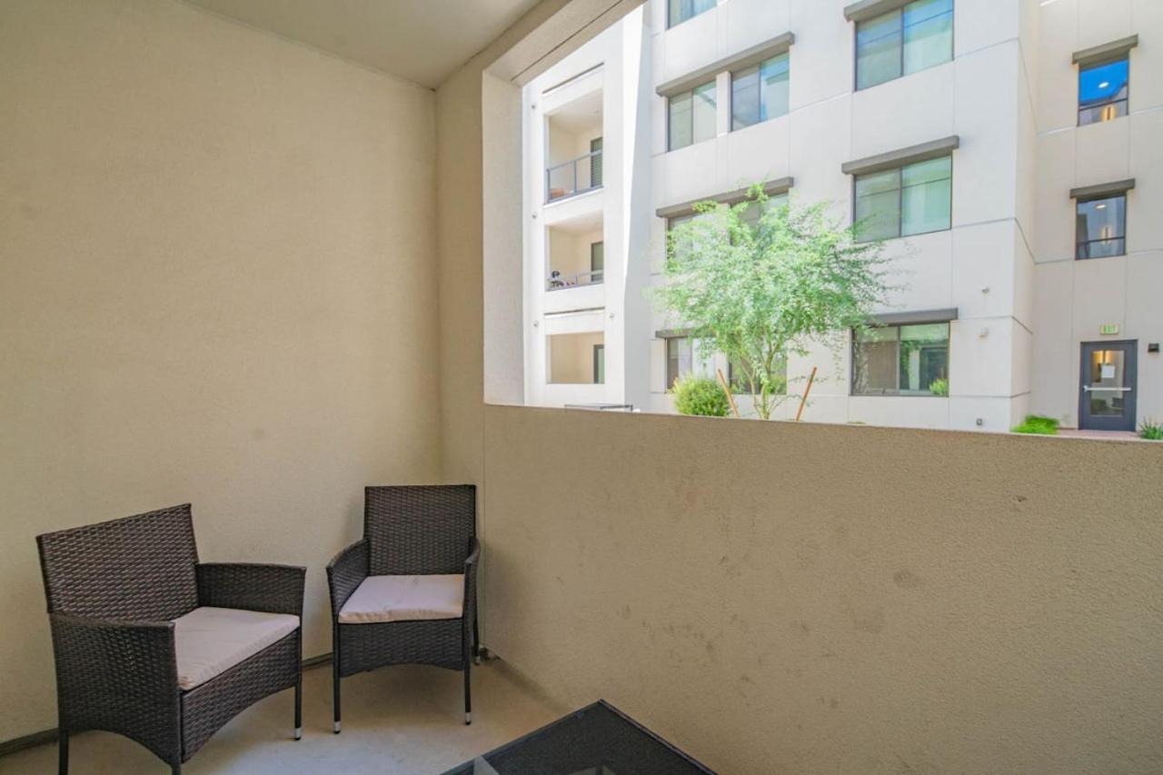 Modern 1br Kierland Commons, Tpc Golf, Pool, Gym, W-d Scottsdale