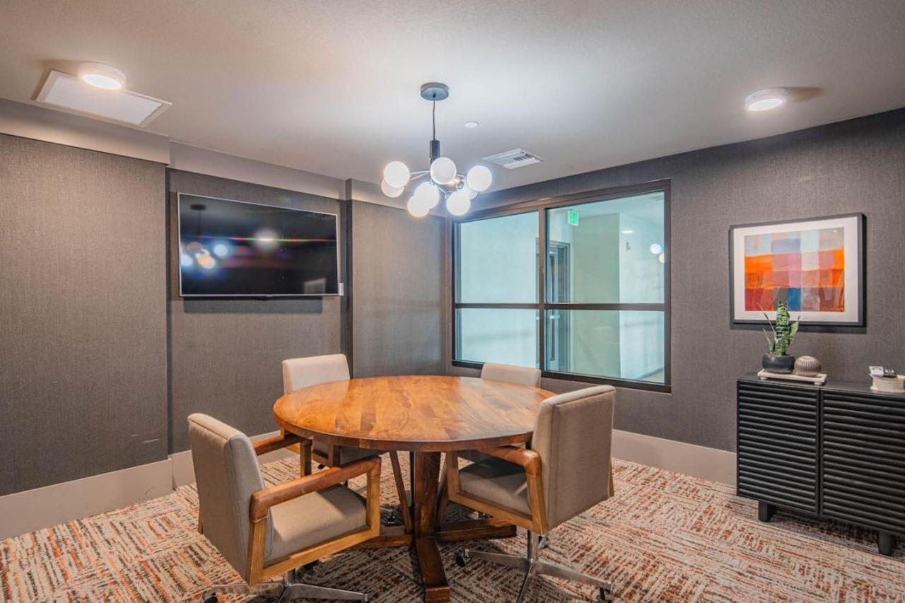 Modern 1br Kierland Commons, Tpc Golf, Pool, Gym, W-d * Scottsdale