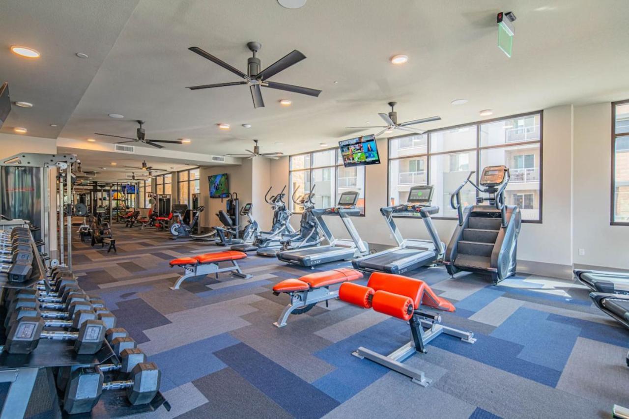 Modern 1br Kierland Commons, Tpc Golf, Pool, Gym, W-d Scottsdale