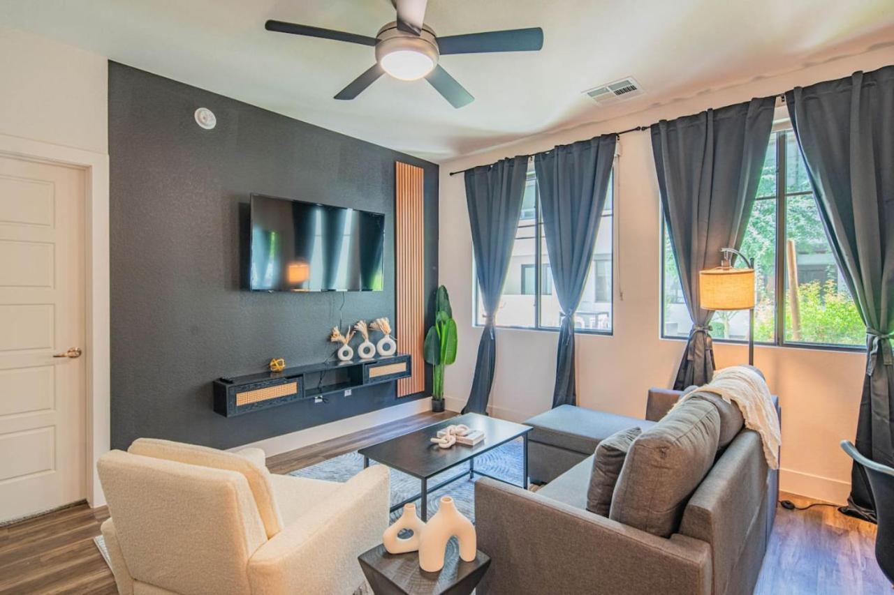 Modern 1br Kierland Commons, Tpc Golf, Pool, Gym, W-d Scottsdale