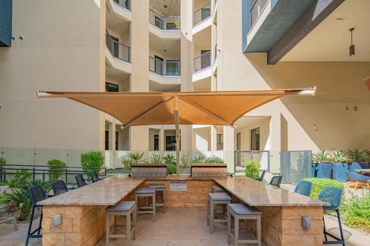 Cozy 1br Kierland Commons, Tpc Golf, Pool, Gym, W-d Apartment