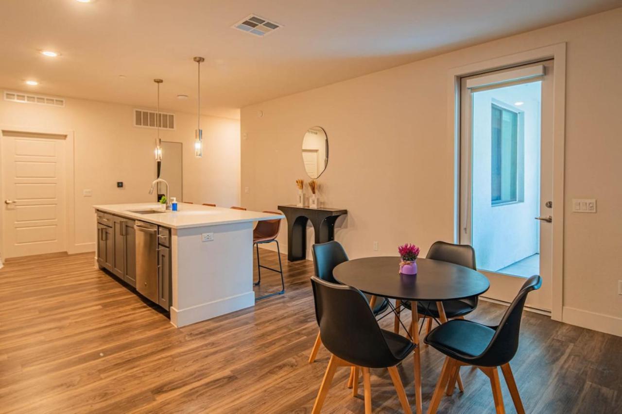 Cozy 1br Kierland Commons, Tpc Golf, Pool, Gym, W-d *