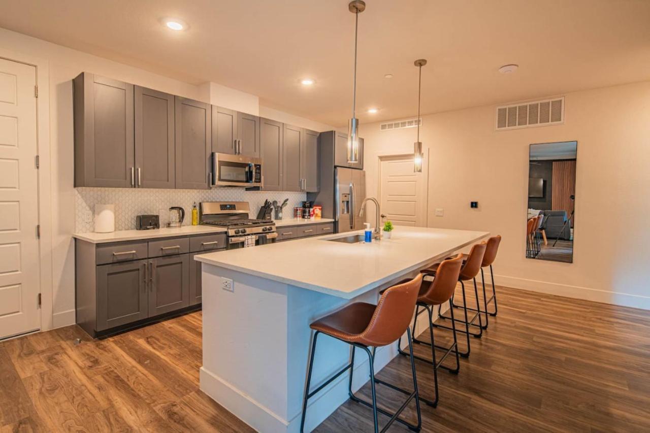 Cozy 1br Kierland Commons, Tpc Golf, Pool, Gym, W-d *