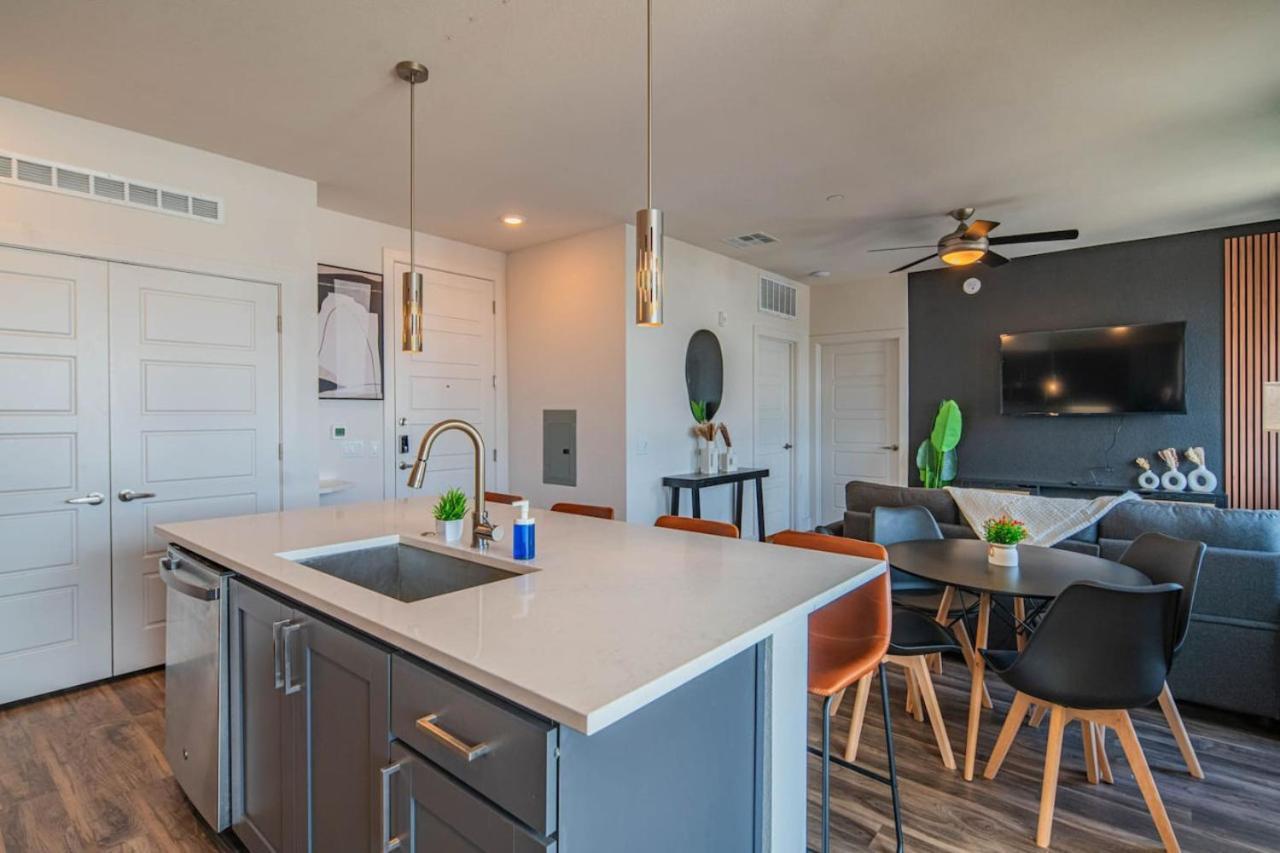 Serene 1br Kierland Commons, Tpc Golf, Pool, Gym, W-d Apartment