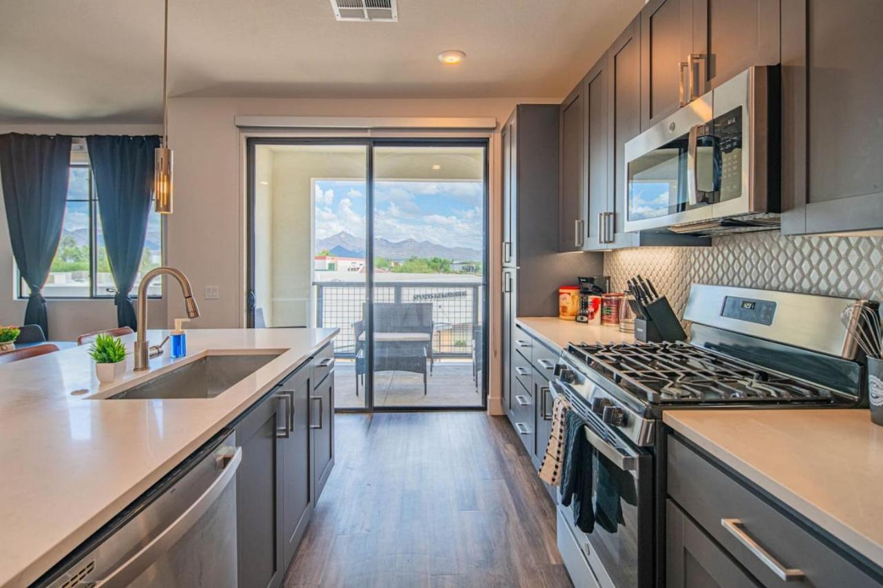 Serene 1br Kierland Commons, Tpc Golf, Pool, Gym, W-d