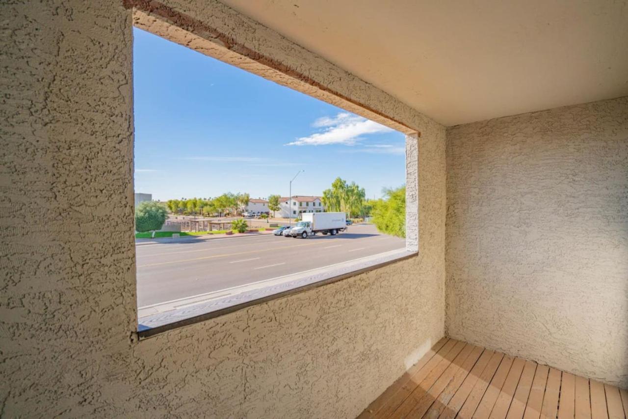 Modern 2bd - Parking, Gym, Pool - Sleeps 8 - 5 Min Casino Scottsdale