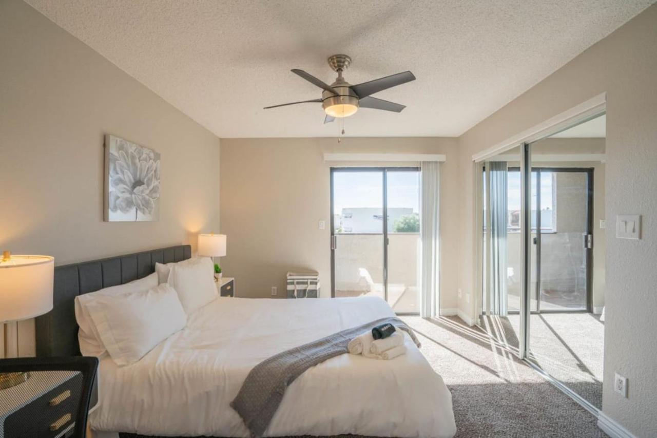 Apartment Modern 2bd - Parking, Gym, Pool - Sleeps 8 - 5 Min Casino Scottsdale