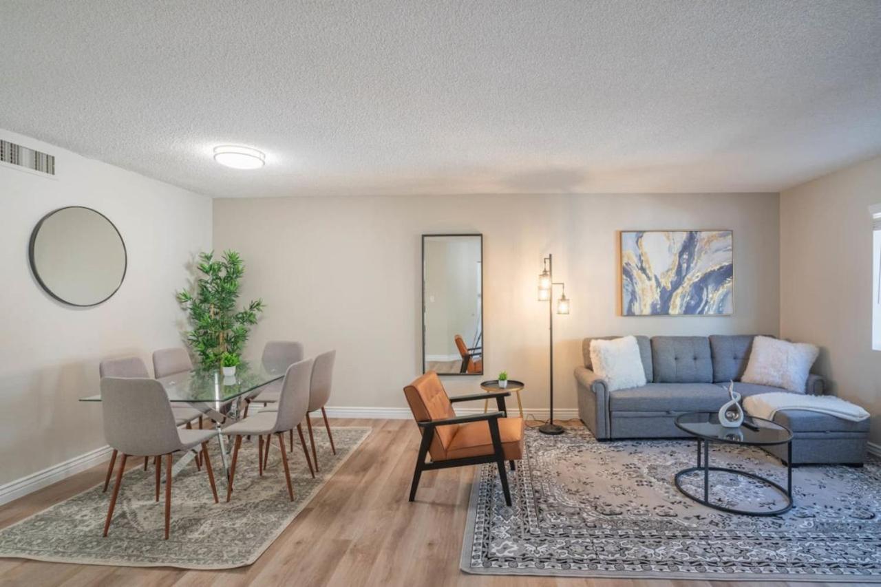 Modern 2bd - Parking, Gym, Pool - Sleeps 8 - 5 Min Casino Apartment Scottsdale