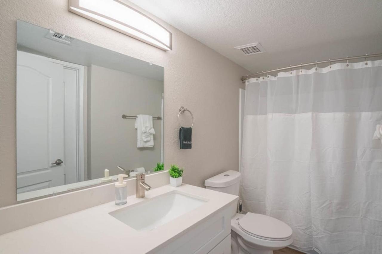 Unique 2bd - Parking, Gym, Pool - Sleeps 8 - 5min Casino Scottsdale