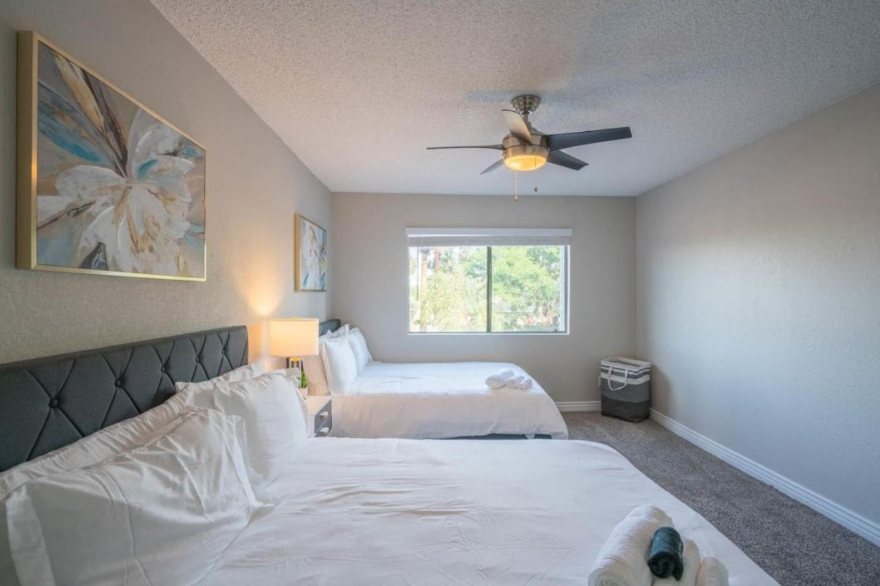 Unique 2bd - Parking, Gym, Pool - Sleeps 8 - 5min Casino Apartment Scottsdale