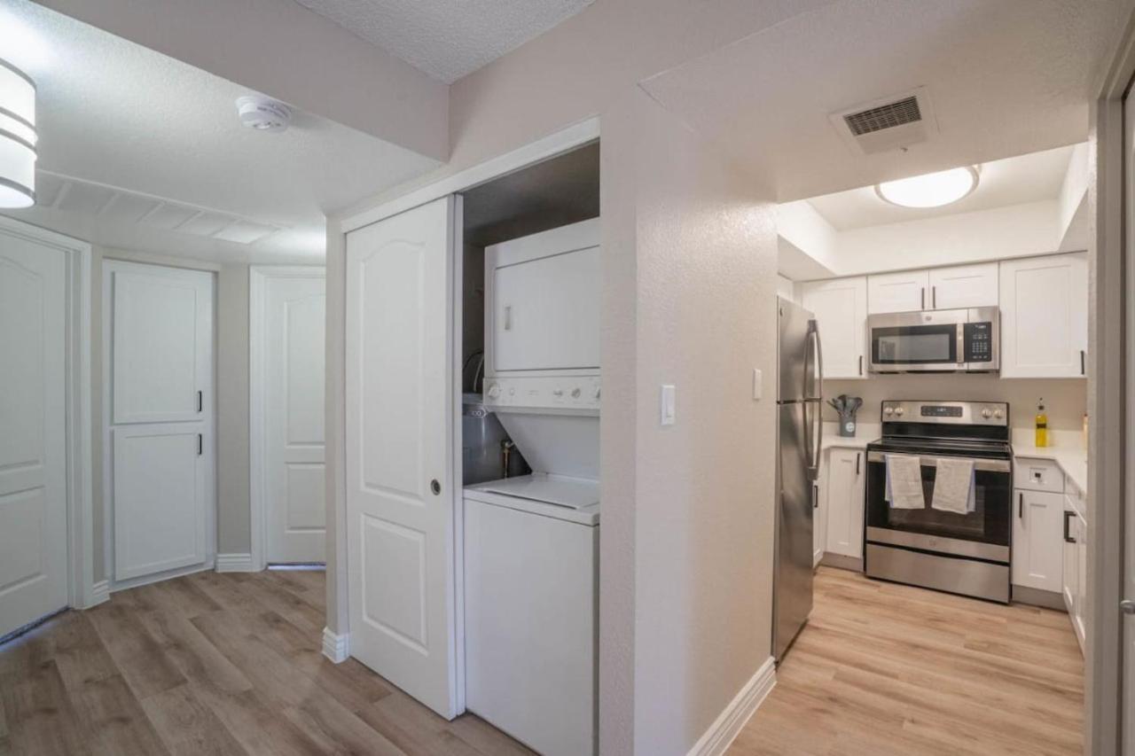 Unique 2bd - Parking, Gym, Pool - Sleeps 8 - 5min Casino * Scottsdale