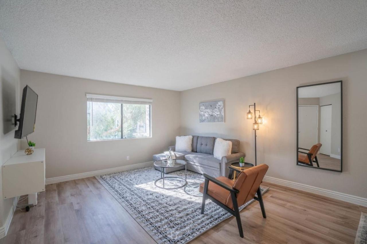 Apartment Unique 2bd - Parking, Gym, Pool - Sleeps 8 - 5min Casino Scottsdale