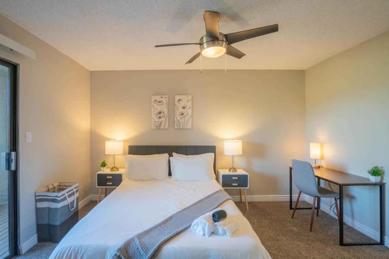 Unique 2bd - Parking, Gym, Pool - Sleeps 8 - 5min Casino * Scottsdale