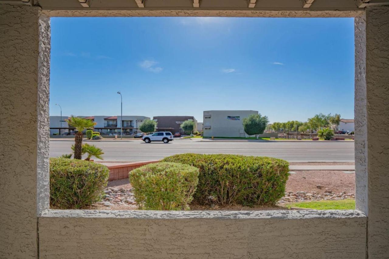 Spacious 2bd - Parking, Gym, Pool - Sleep 8 - 5min Casino