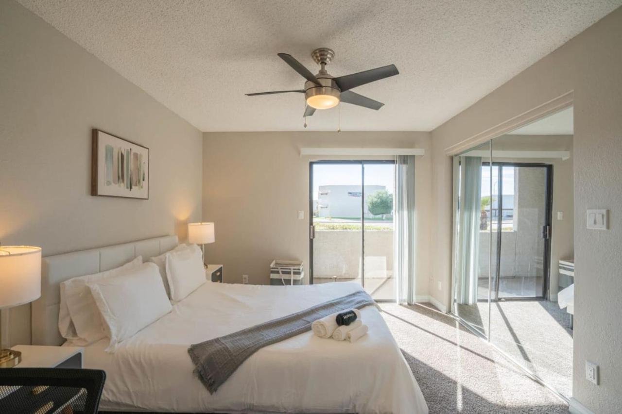 Spacious 2bd - Parking, Gym, Pool - Sleep 8 - 5min Casino Scottsdale