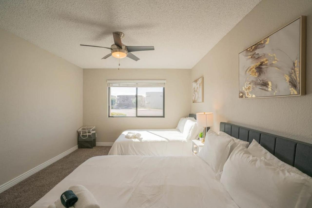 Spacious 2bd - Parking, Gym, Pool - Sleep 8 - 5min Casino Scottsdale