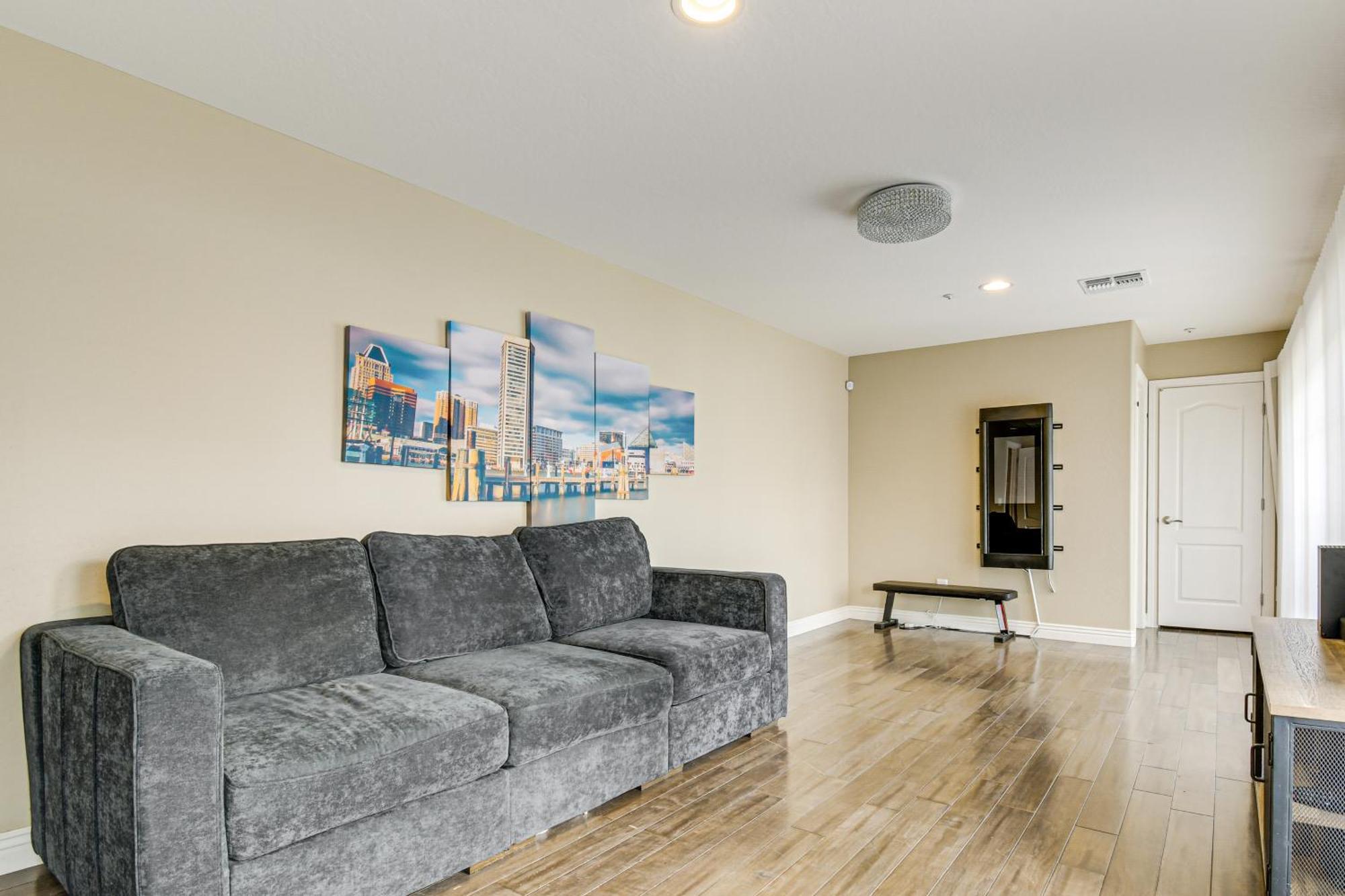Holiday home Townhome Near Tpc About 11 Mi To Old Town!