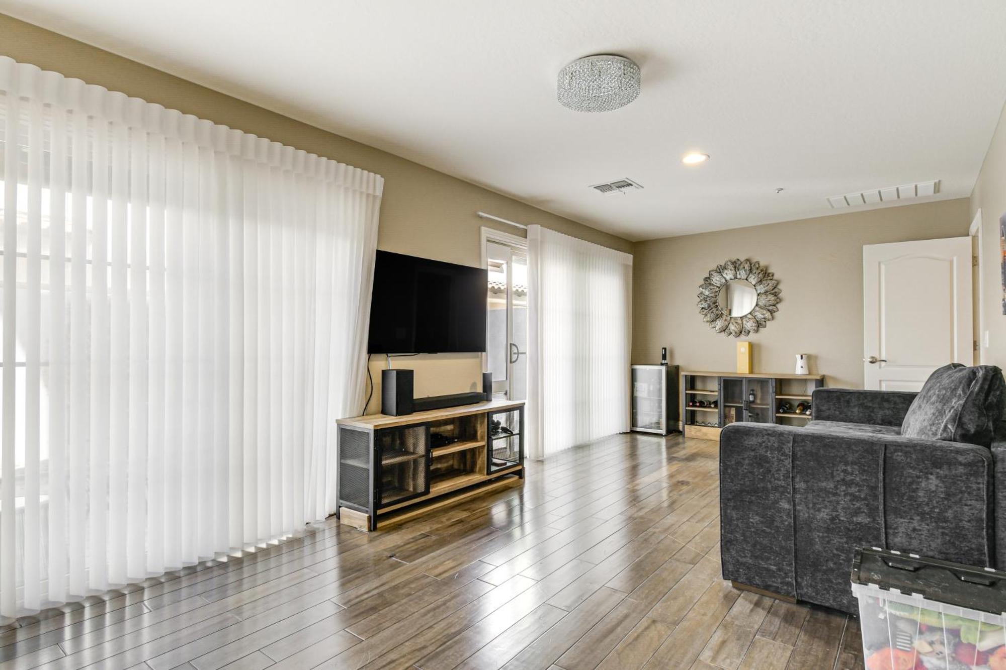 Townhome Near Tpc About 11 Mi To Old Town! Holiday home
