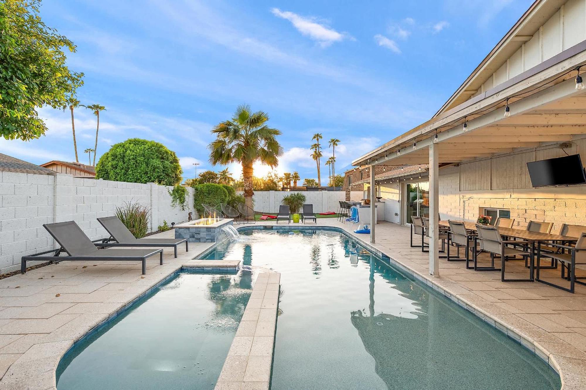 Pool Ping Pong Pool Table Arcade Corn Hole Holiday home Scottsdale