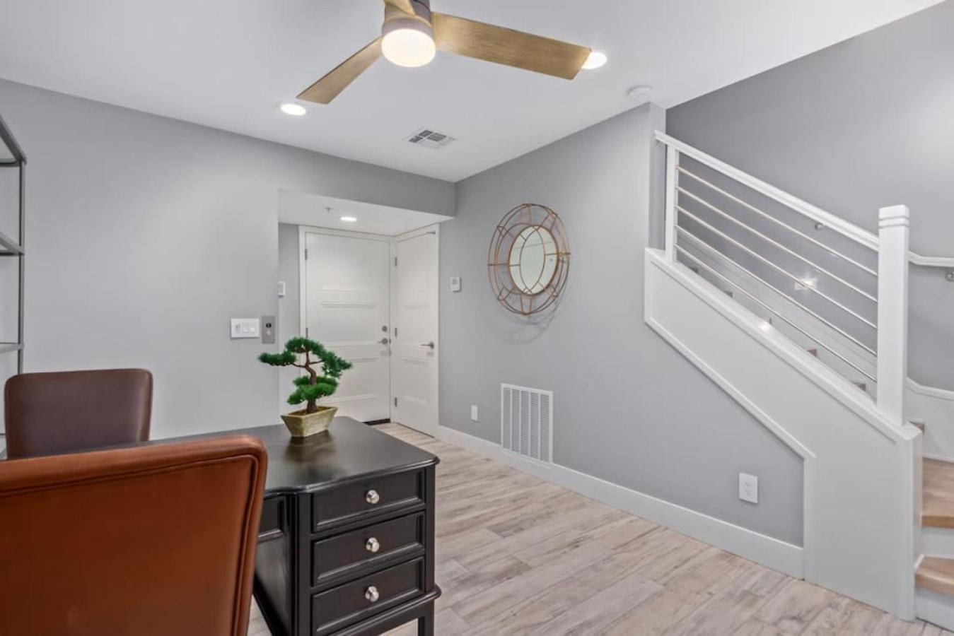 Miller Square 1005