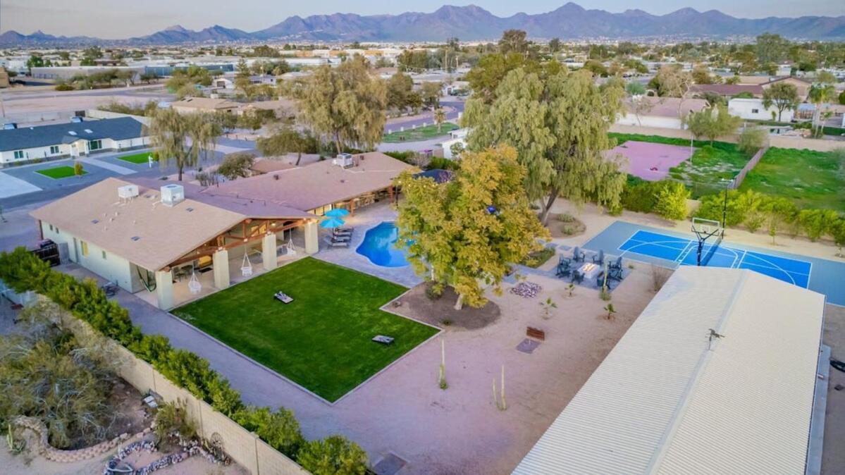 Davenport - Scottsdale's Largest Hot Tub - Sportcourt Holiday home