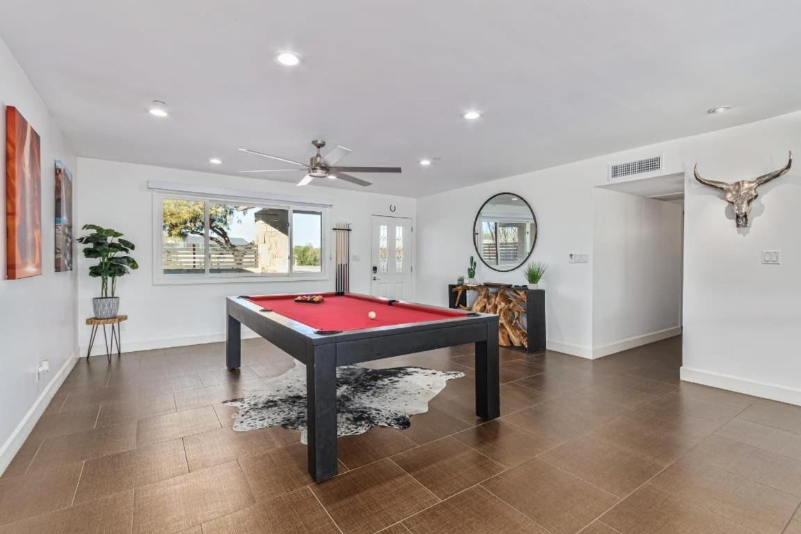 Davenport - Scottsdale's Largest Hot Tub - Sportcourt * Scottsdale
