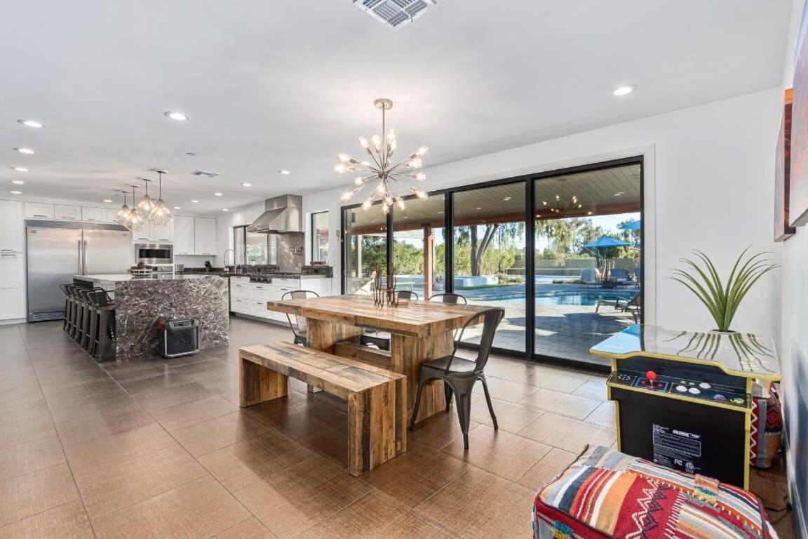 Davenport - Scottsdale's Largest Hot Tub - Sportcourt Holiday home Scottsdale