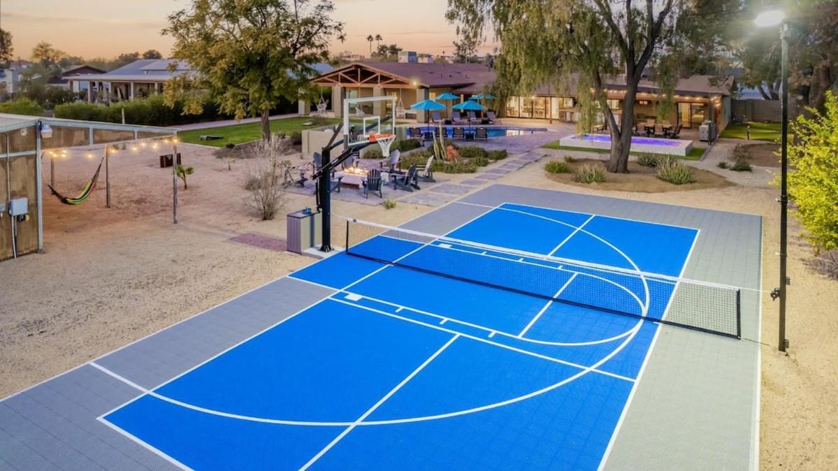Davenport - Scottsdale's Largest Hot Tub - Sportcourt Holiday home *