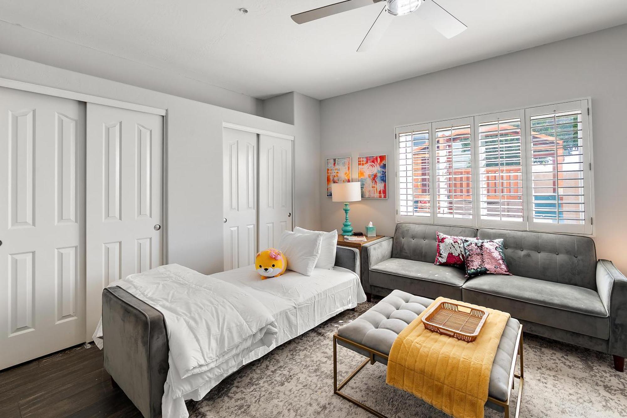 Elegant Desert Retreat With Private Pool, Hot Tub, Game Room, And Family-friendly Amenities Holiday home Scottsdale