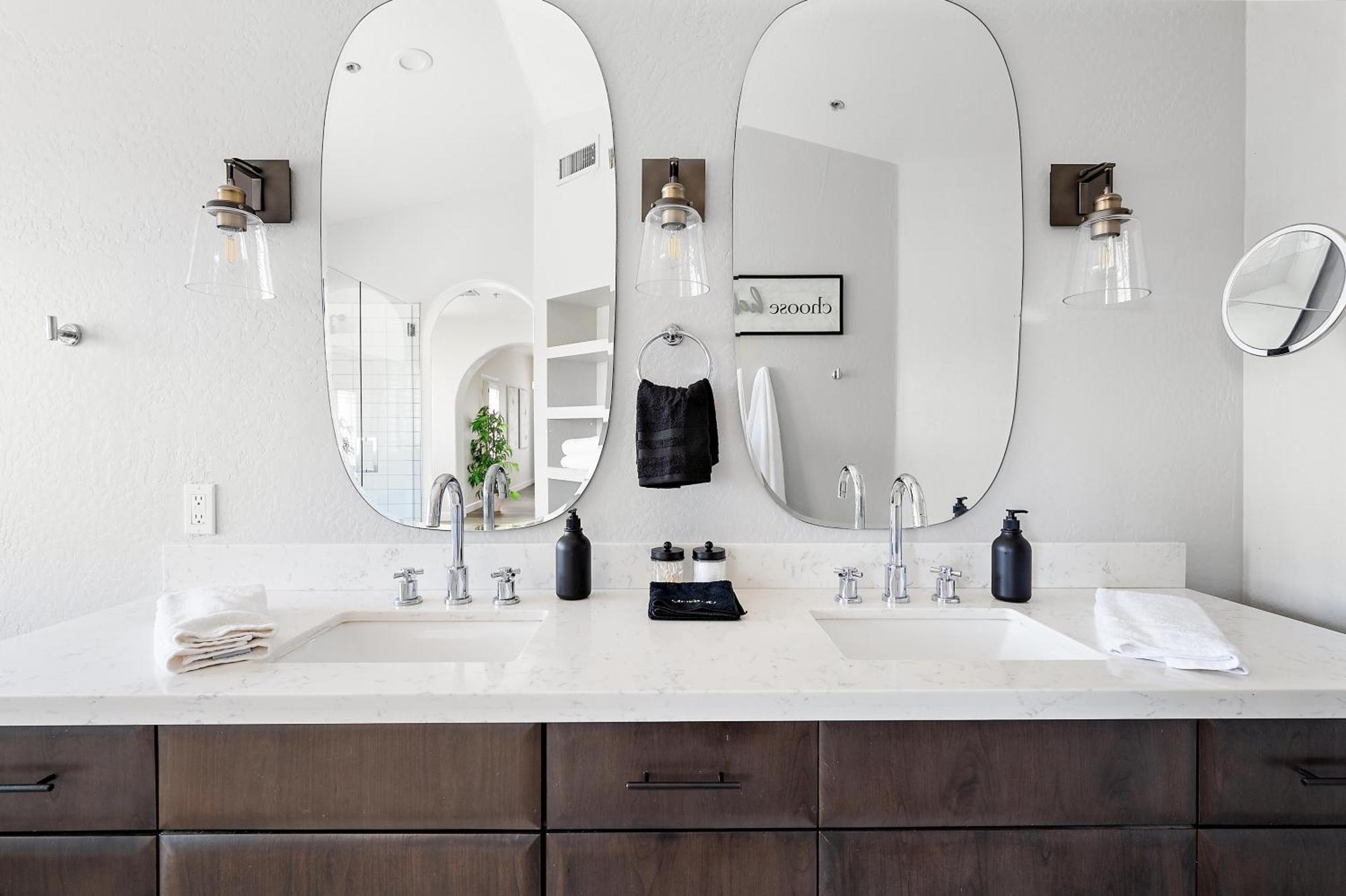 Holiday home Elegant Desert Retreat With Private Pool, Hot Tub, Game Room, And Family-friendly Amenities *
