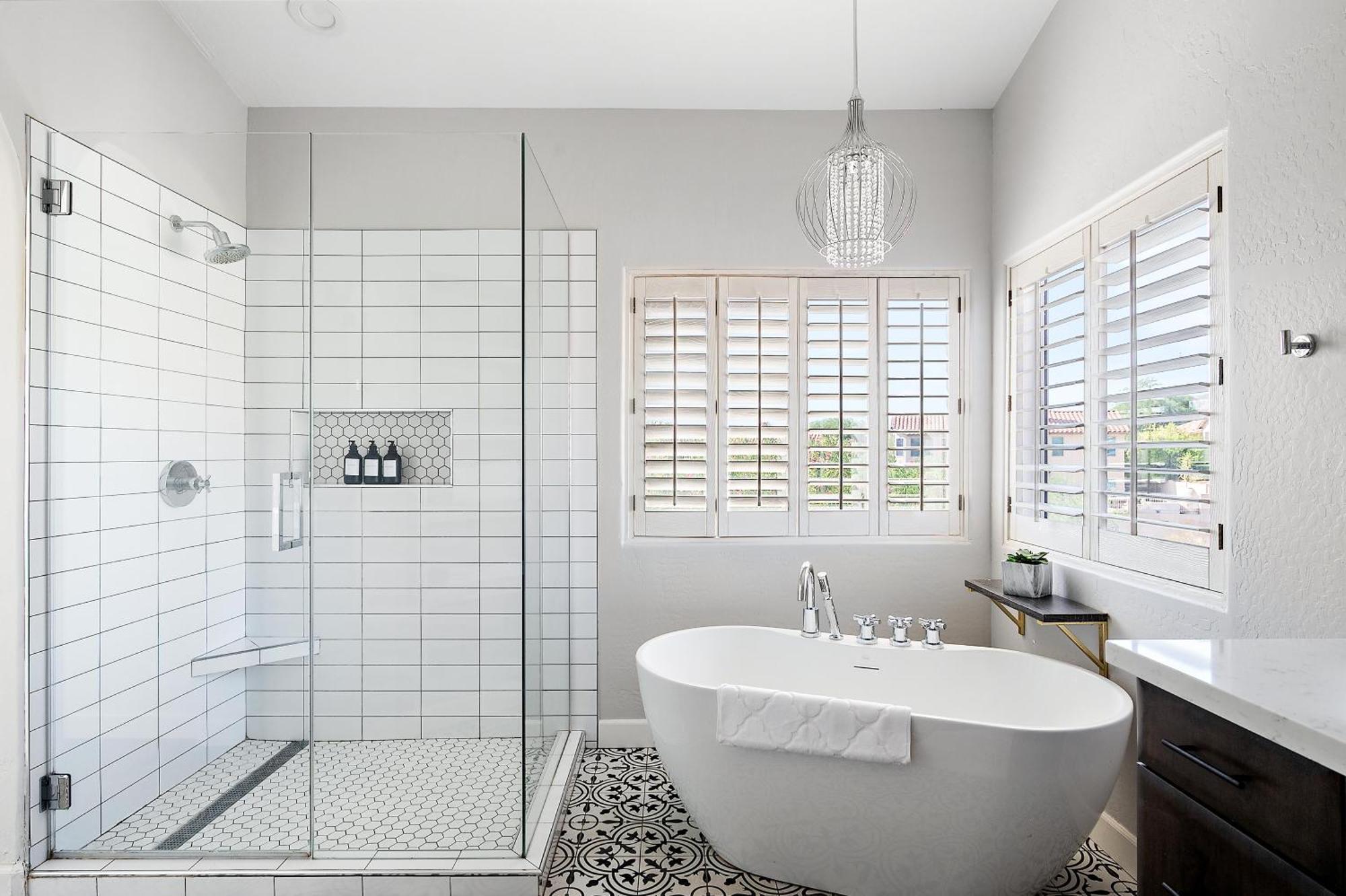Elegant Desert Retreat With Private Pool, Hot Tub, Game Room, And Family-friendly Amenities *