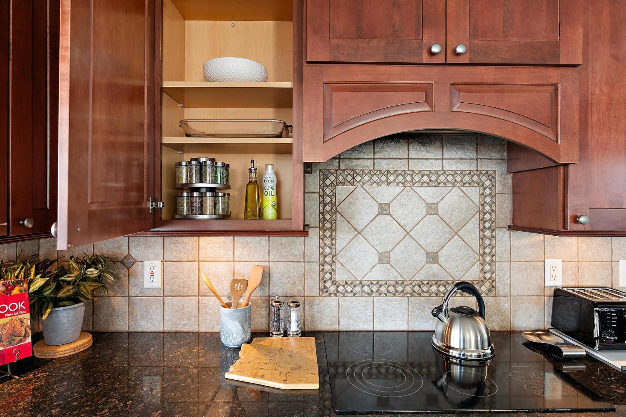 Elegant Desert Retreat With Private Pool, Hot Tub, Game Room, And Family-friendly Amenities Scottsdale