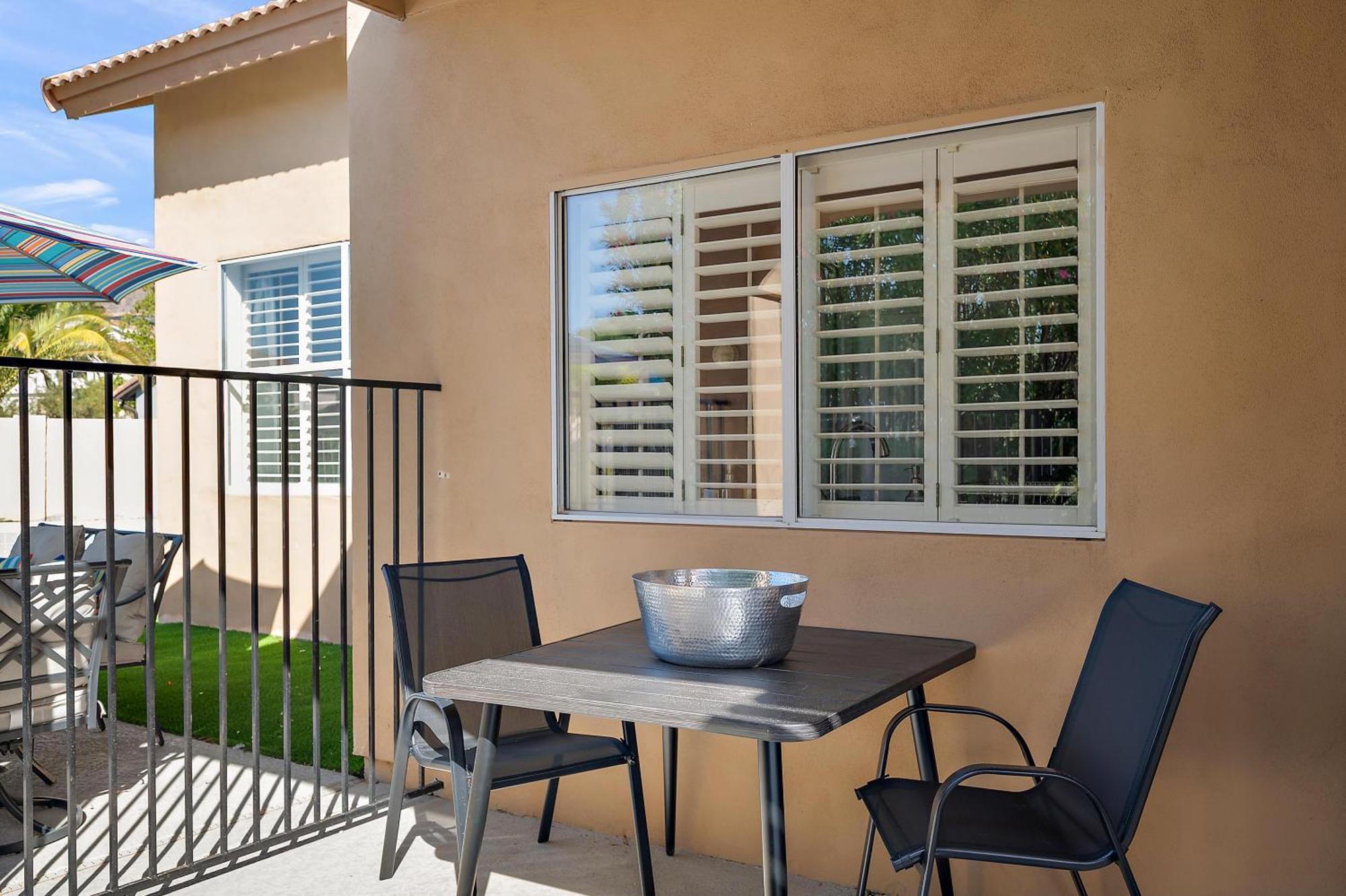 Elegant Desert Retreat With Private Pool, Hot Tub, Game Room, And Family-friendly Amenities *
