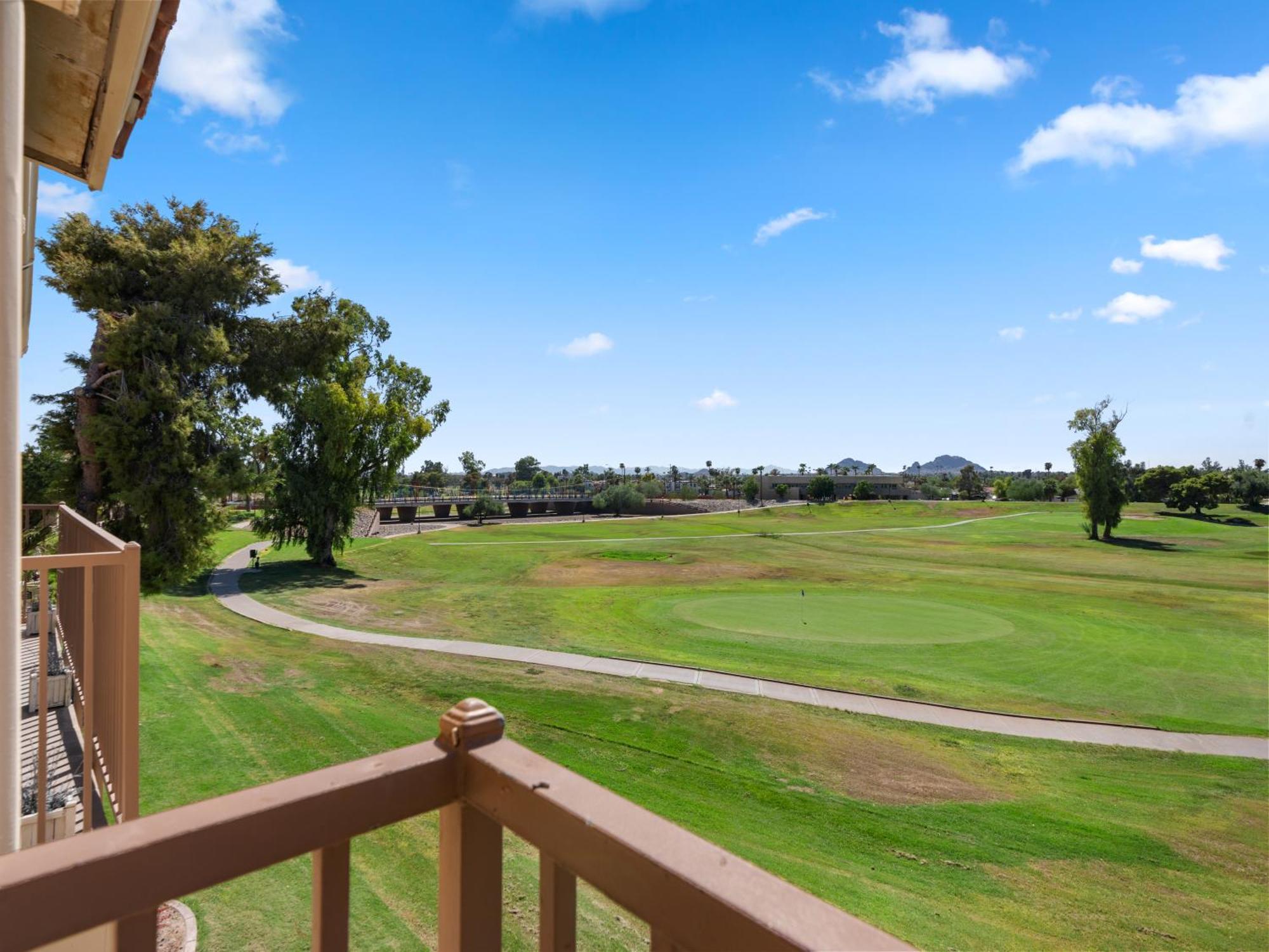 Luxuriant And Spacious 2br With Heated Pool