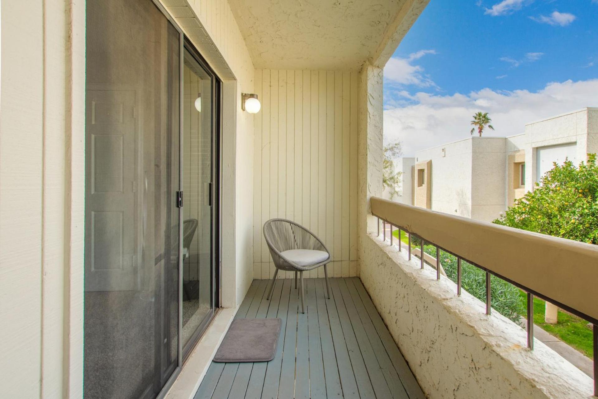 Greenbelt Condo-patiopooltennisold Town 5min Apartment *