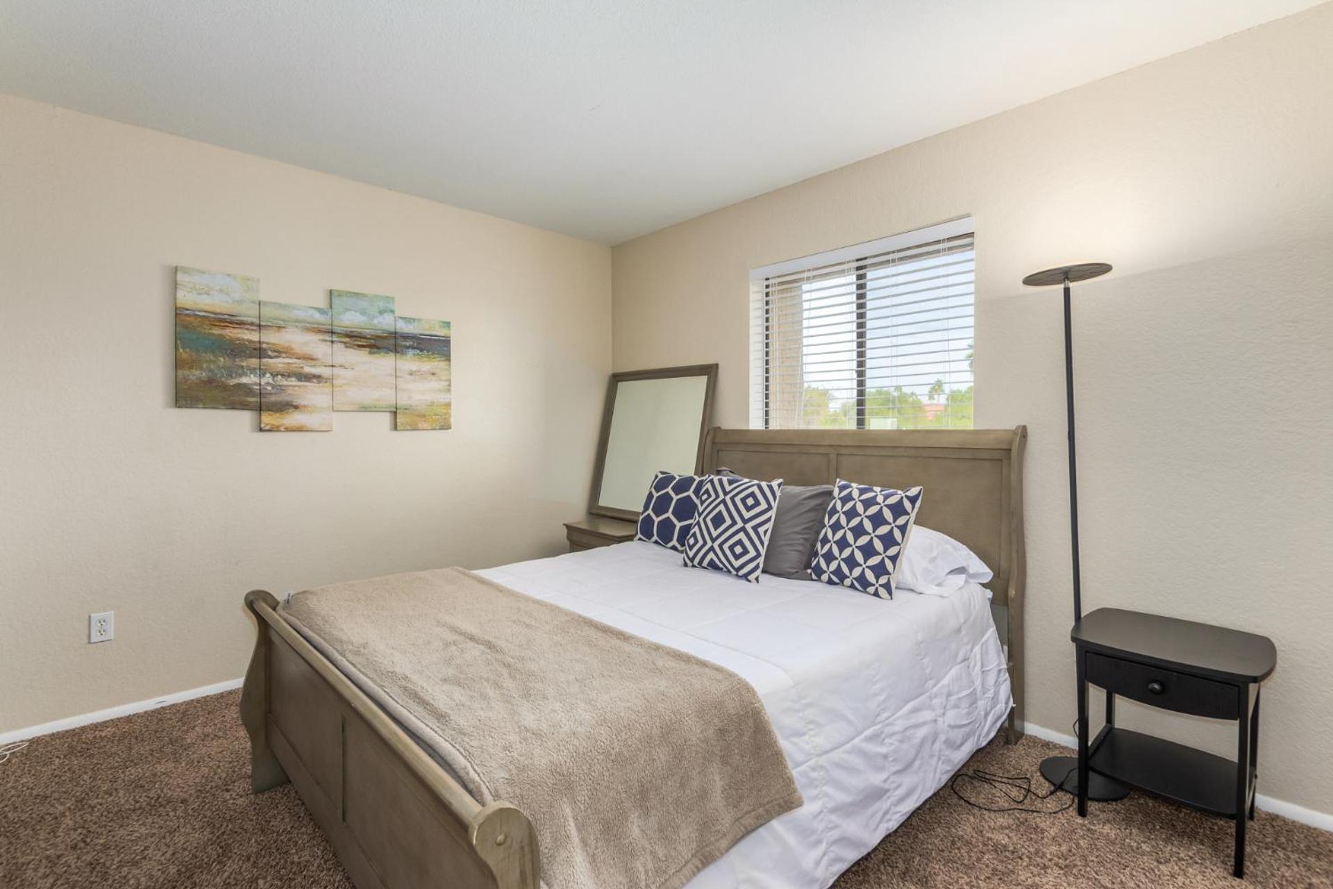Greenbelt Condo-patiopooltennisold Town 5min Apartment *