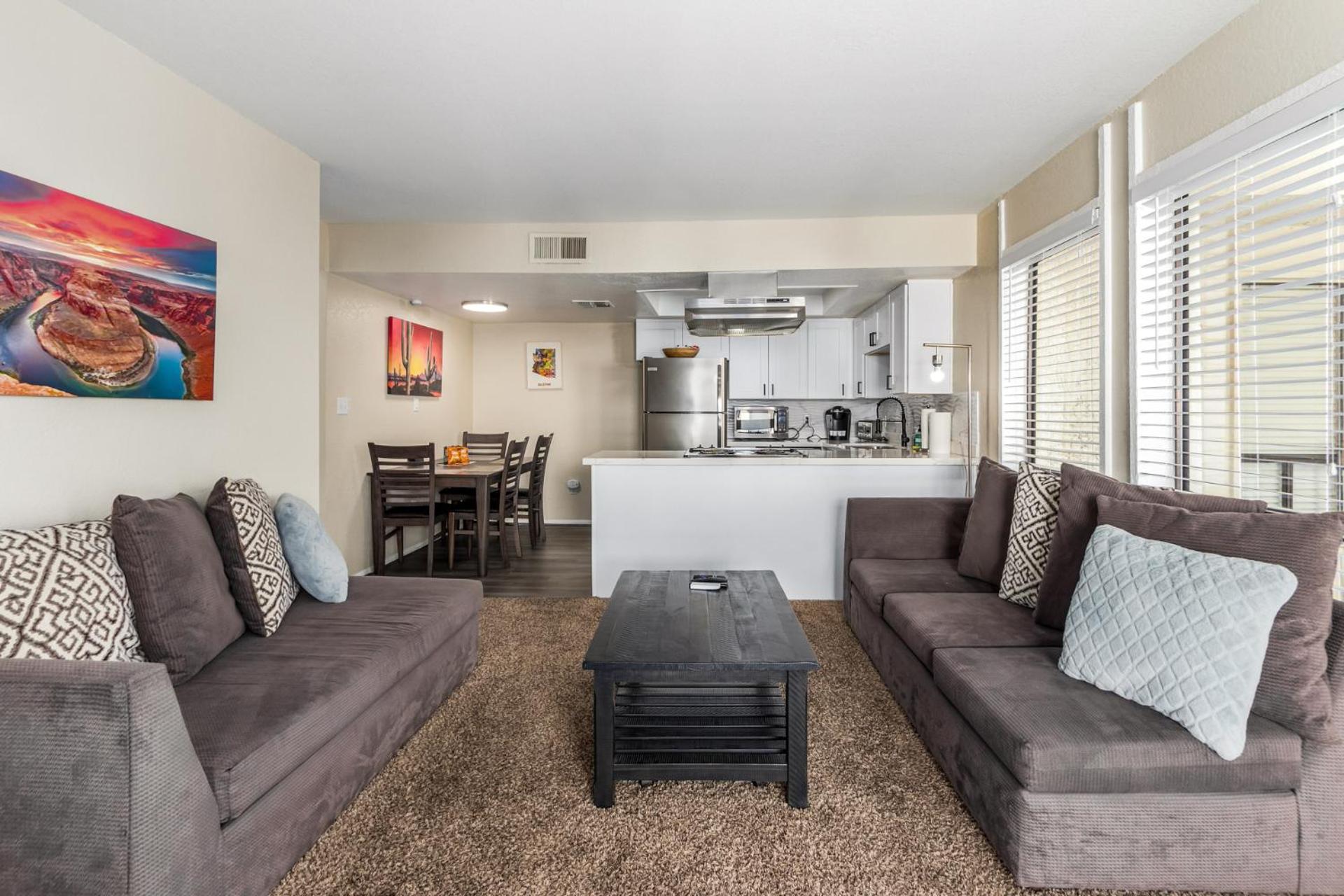 Greenbelt Condo-patiopooltennisold Town 5min Scottsdale