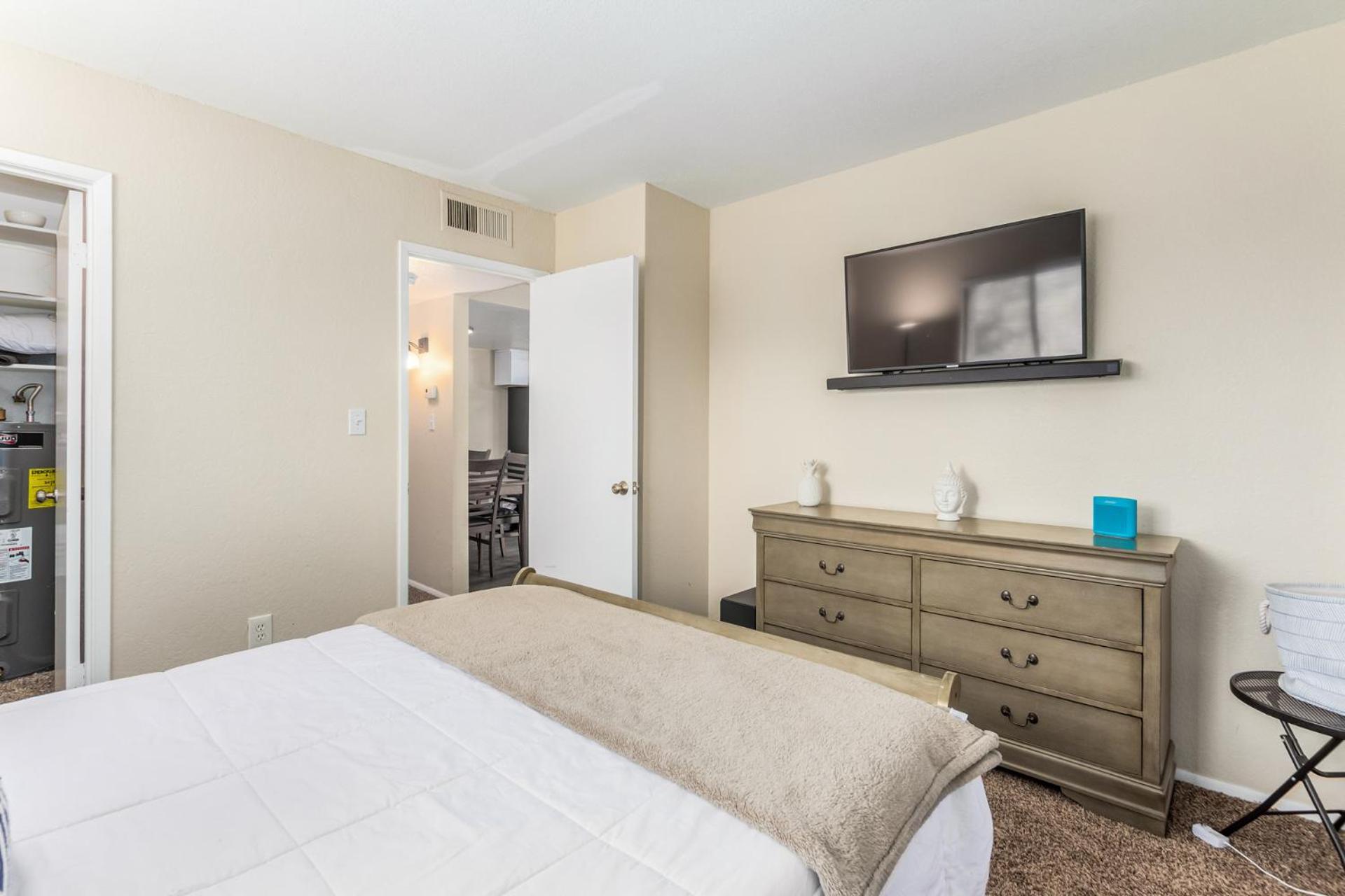 Apartment Greenbelt Condo-patiopooltennisold Town 5min *