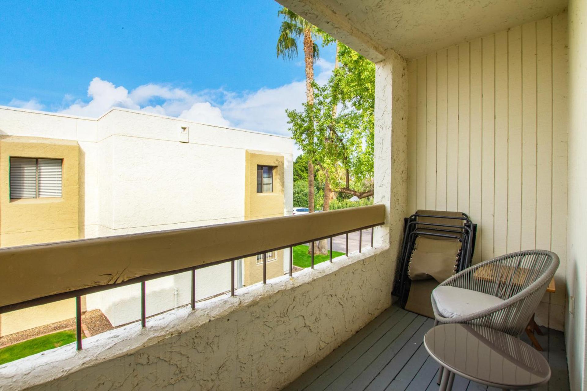 Greenbelt Condo-patiopooltennisold Town 5min Apartment *