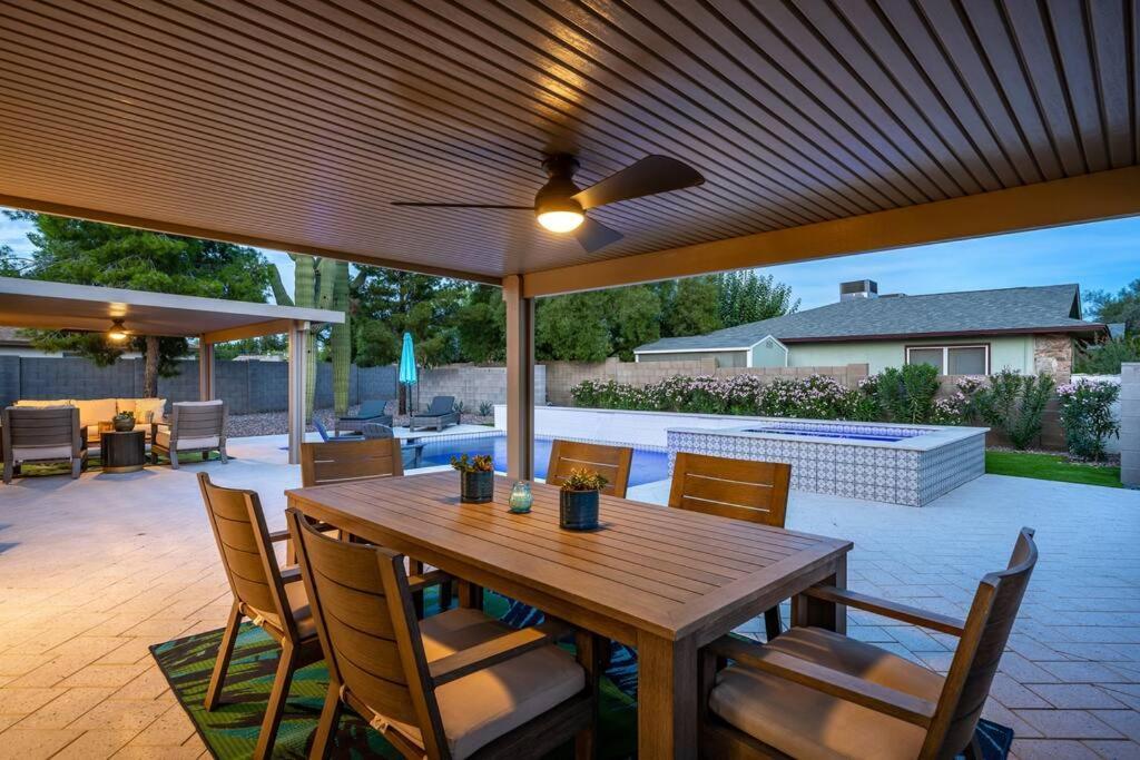 Dos Cacti Outdoor Oasis, Heated Pool, Spa, Bikes, Ev, Bbq Holiday home *