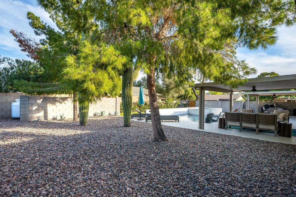 Dos Cacti Outdoor Oasis, Heated Pool, Spa, Bikes, Ev, Bbq Holiday home *