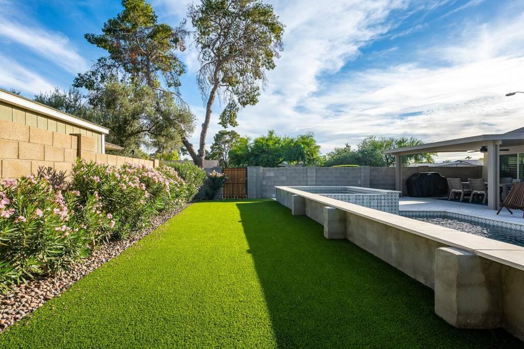 Dos Cacti Outdoor Oasis, Heated Pool, Spa, Bikes, Ev, Bbq Holiday home *