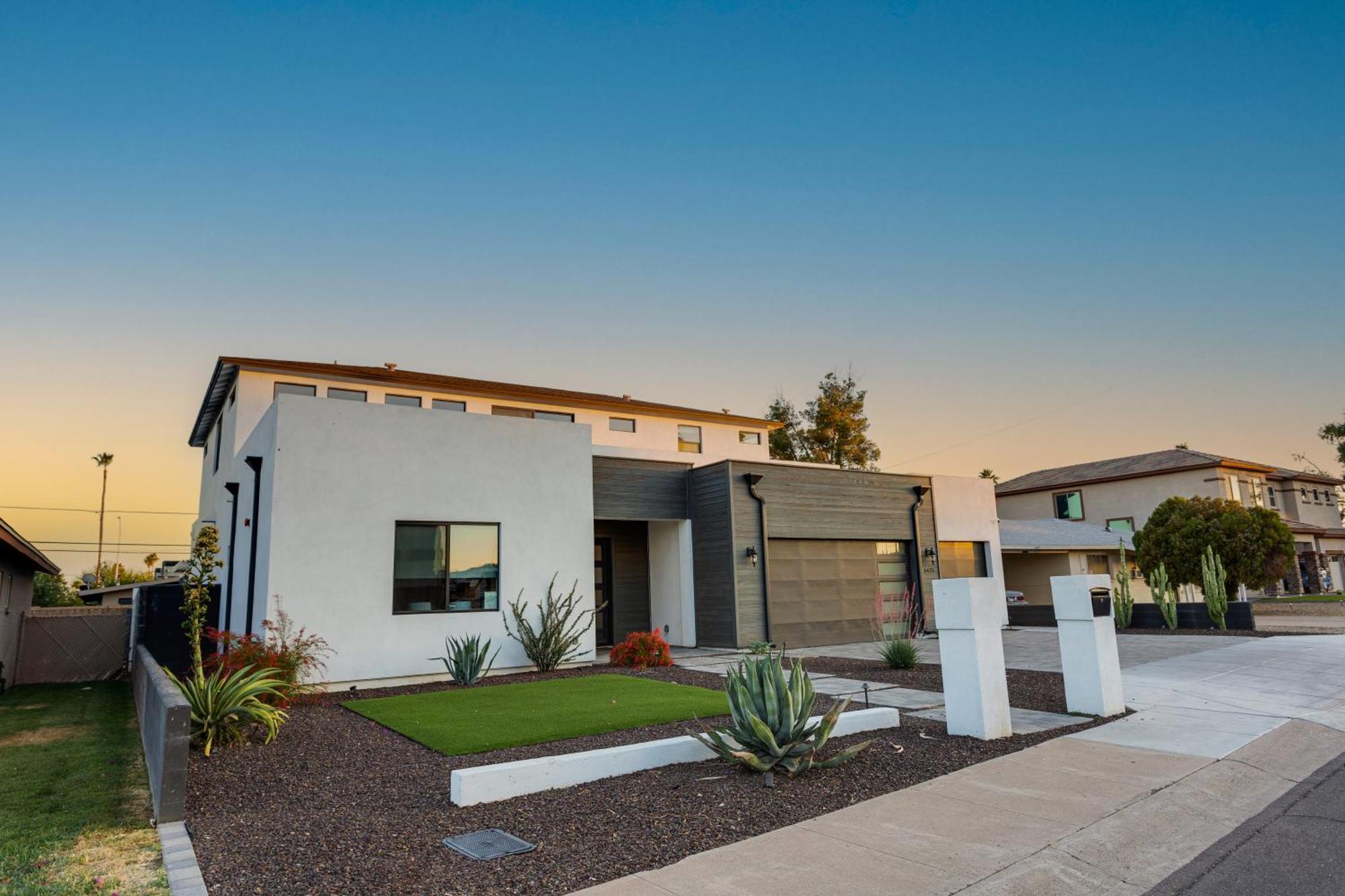 Holiday home Desert Sky Luxury Pool & Walk To Old Town! *