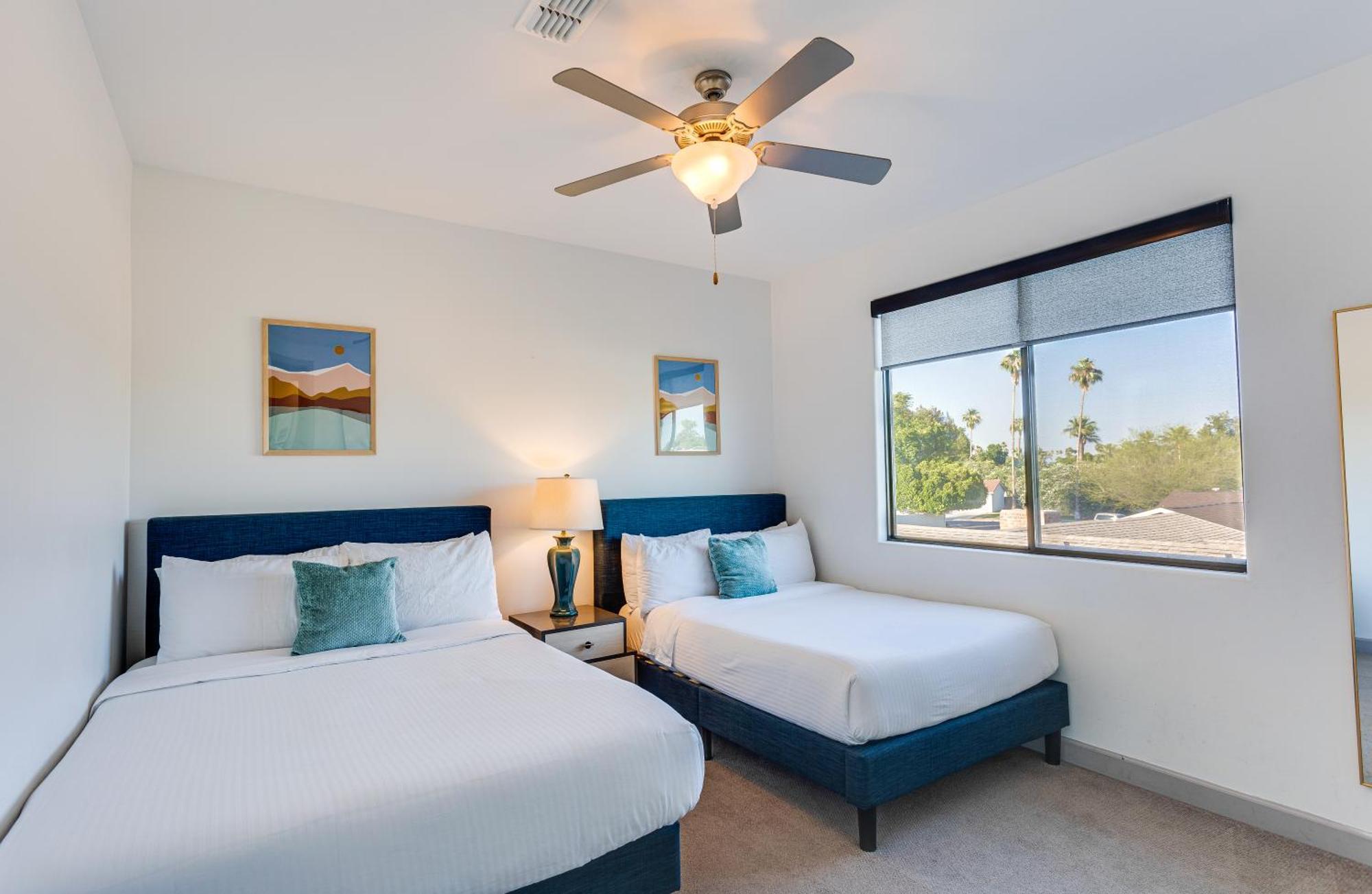 Desert Sky Luxury Pool & Walk To Old Town! Scottsdale