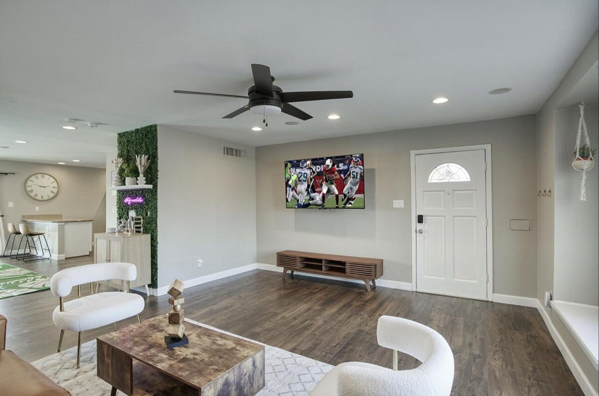 Old Town - Pool, Golf, And Fire Pit Holiday home *