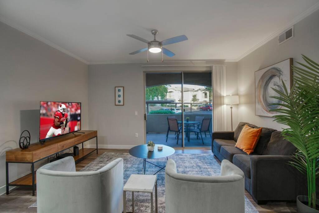Modern 2-br North Apartment