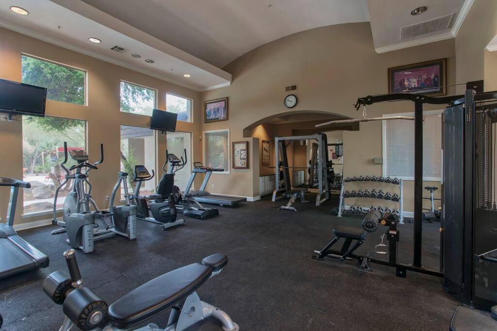 Modern 2-br North Apartment Scottsdale
