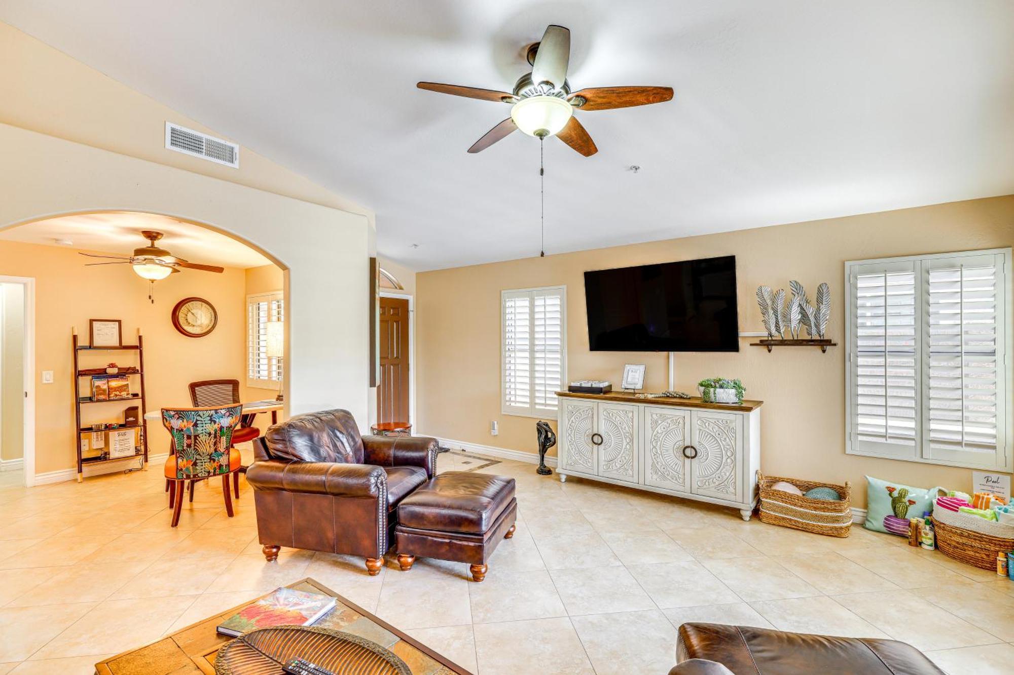 With Heated Pool Near Hikes, Venues Holiday home *