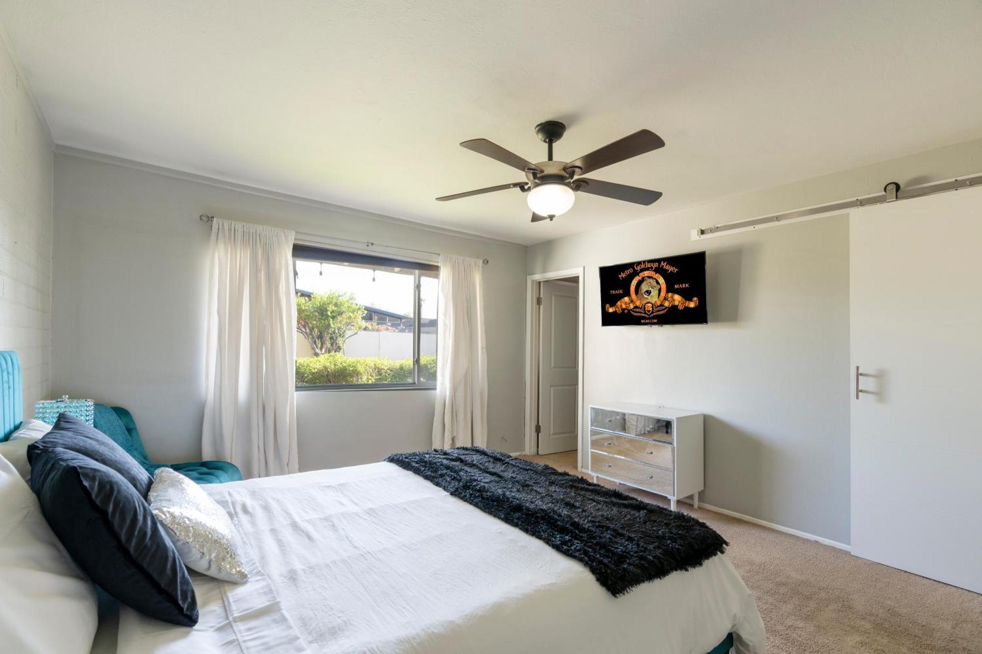Modern 3bd W Pool And Patio *