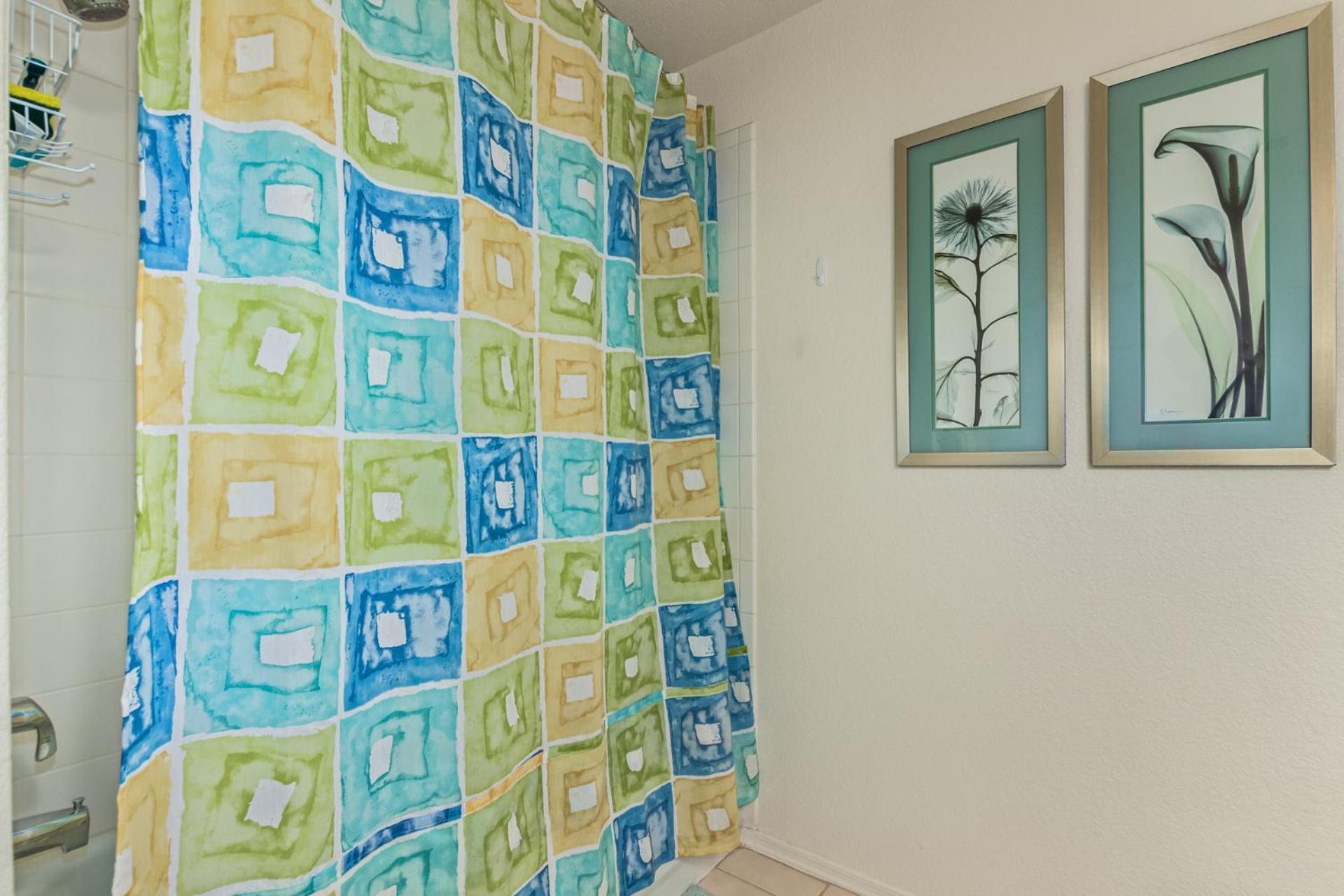 Stunning 3 Bedroom In The Heart Of Apartment *